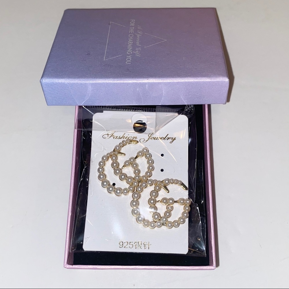 GG Stud Fashion Earrings Pearl on Gold